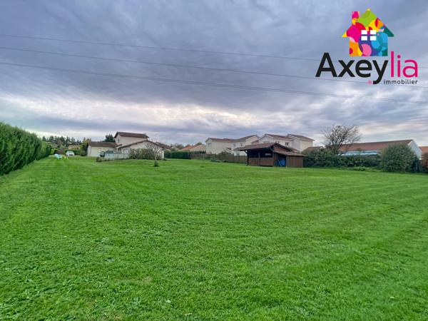 Villerest (42300) A VENDRE - VILLEREST - BELLE MAISON CONTEMPORAINE AVEC TROIS CHAMBRES ET TERRAIN CONSTRUCTIBLE DE 4324M2