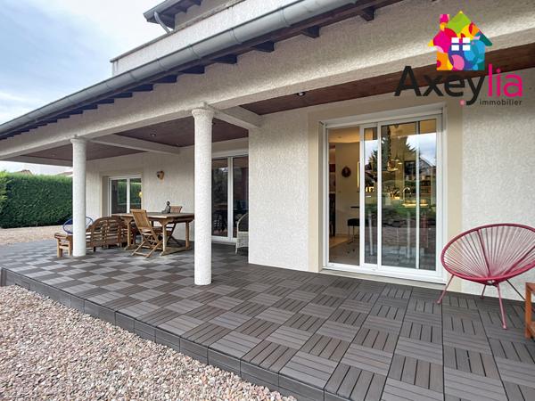 Villerest (42300) A VENDRE - VILLEREST - BELLE MAISON CONTEMPORAINE AVEC TROIS CHAMBRES ET TERRAIN CONSTRUCTIBLE DE 4324M2