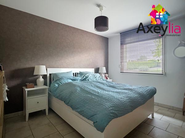 Villerest (42300) A VENDRE - VILLEREST - BELLE MAISON CONTEMPORAINE AVEC TROIS CHAMBRES ET TERRAIN CONSTRUCTIBLE DE 4324M2