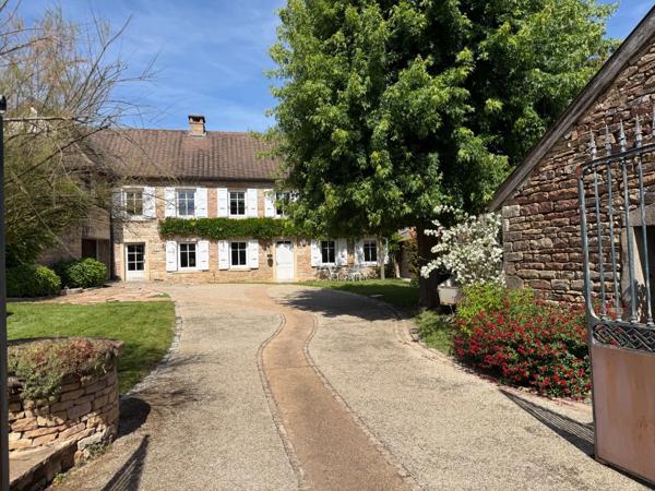 Maison à vendre 8 pièces proche de MACON (71)