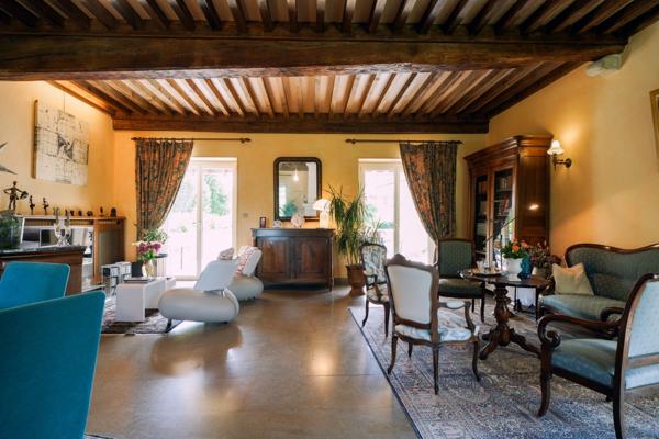 Maison à vendre 8 pièces proche de MACON (71)