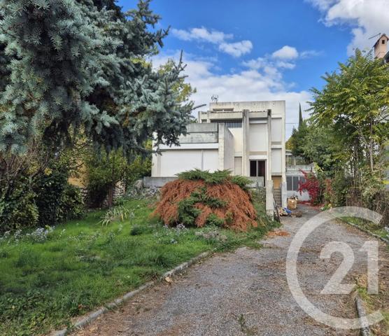 Appartement à vendre  6 pièces - 120,59 m 2   DIGNE LES BAINS  - 04