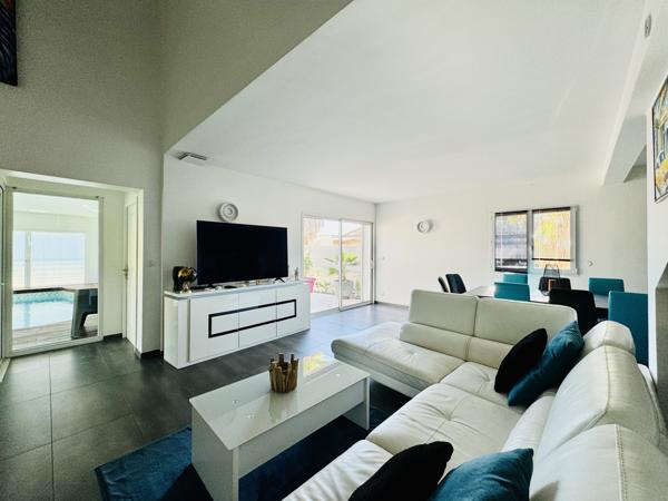 Exclusivité - (34430 ) SAINT JEAN DE VEDAS - EXCLUSIVITE - VILLA 6 pièces - 289 m2 - 3 Chambres - Piscine