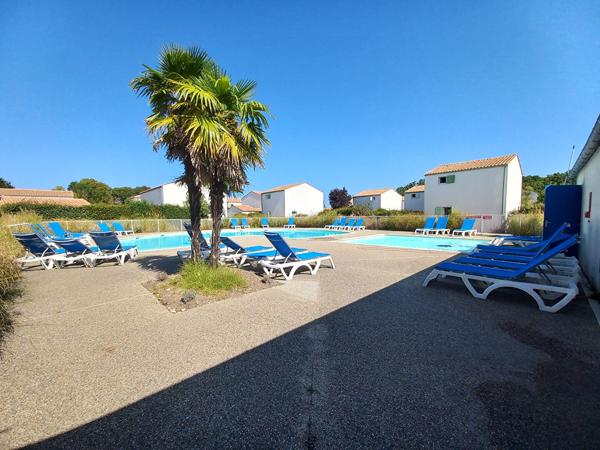 Charmante villa 4 pièces avec garage, terrasse et jardin au coeur d'une résidence avec piscine