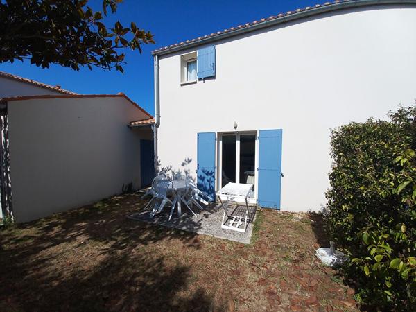 Charmante villa 4 pièces avec garage, terrasse et jardin au coeur d'une résidence avec piscine