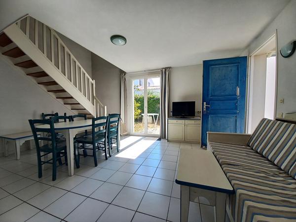 Charmante villa 4 pièces avec garage, terrasse et jardin au coeur d'une résidence avec piscine