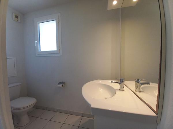Charmante villa 4 pièces avec garage, terrasse et jardin au coeur d'une résidence avec piscine