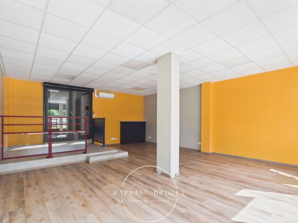 MURS COMMERCIAUX À VENDRE – EMPLACEMENT STRATÉGIQUE ENTRE SAINT-ÉTIENNE ET LYON