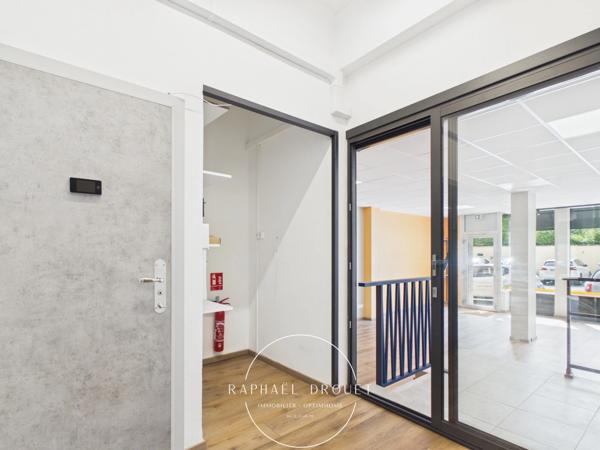 MURS COMMERCIAUX À VENDRE – EMPLACEMENT STRATÉGIQUE ENTRE SAINT-ÉTIENNE ET LYON
