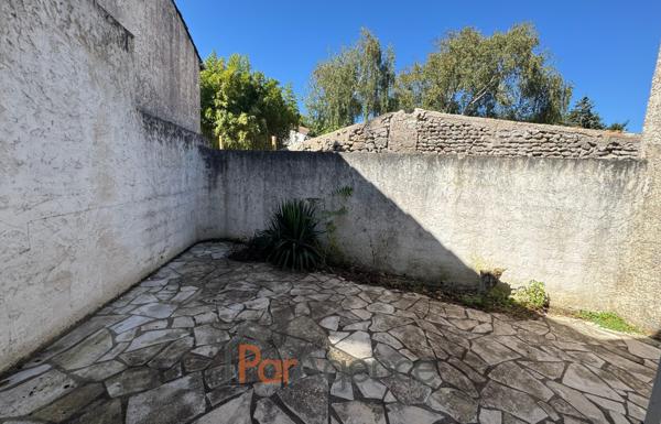 Maison charentaise Proximité commerces