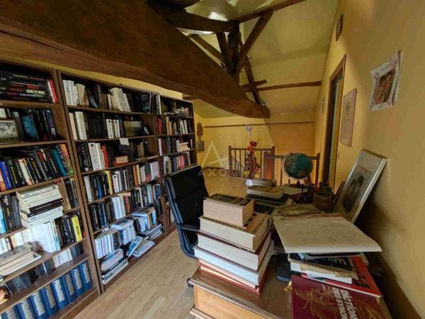 A 10 mn de Matha, belle et grande maison charentaise avec jardin