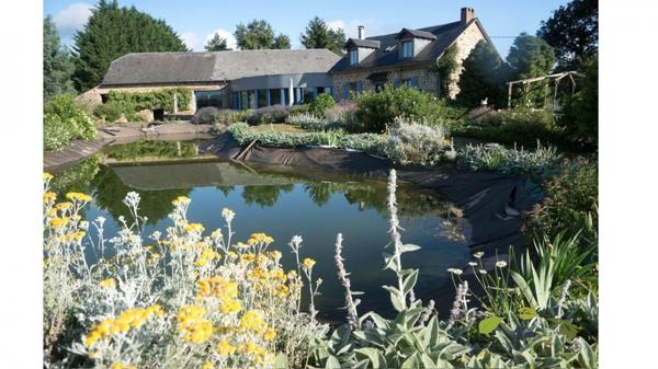 Maison avec 2 chambres, jardin 4296 m2, 212 m2 habitables.