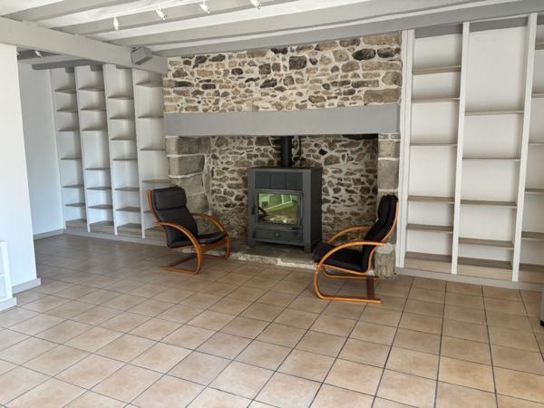 Maison avec 2 chambres, jardin 4296 m2, 212 m2 habitables.