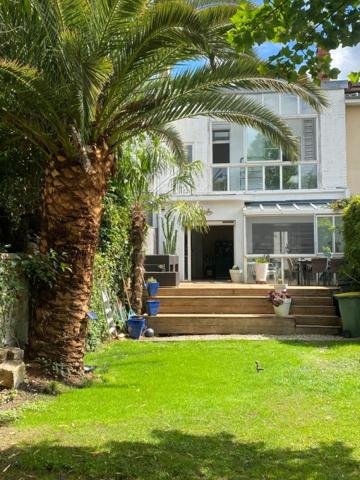 Belle maison de famille, avec grand jardin, quartier très recherché au coeur de Bordeaux Bastide