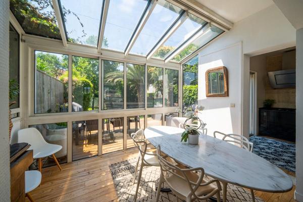 Belle maison de famille, avec grand jardin, quartier très recherché au coeur de Bordeaux Bastide