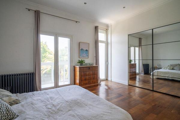 Belle maison de famille, avec grand jardin, quartier très recherché au coeur de Bordeaux Bastide