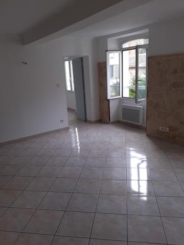 Les Arcs (83460) Aux Arcs-sur-Argens, appartement type 4 pièces avec JARDIN en indivision