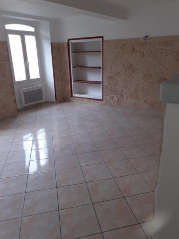 Les Arcs (83460) Aux Arcs-sur-Argens, appartement type 4 pièces avec JARDIN en indivision