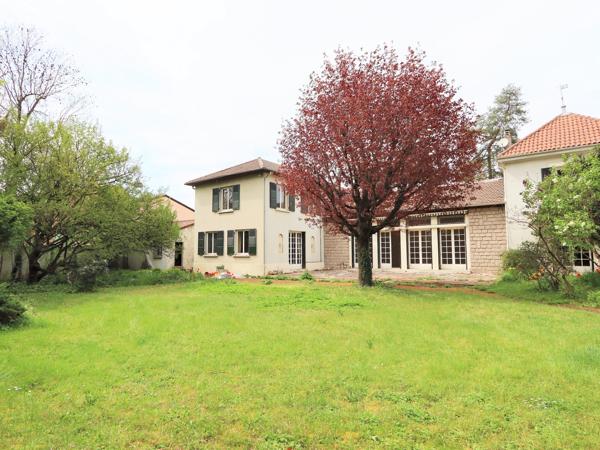 Maison 7 pièces - 247 m² Bien prestige