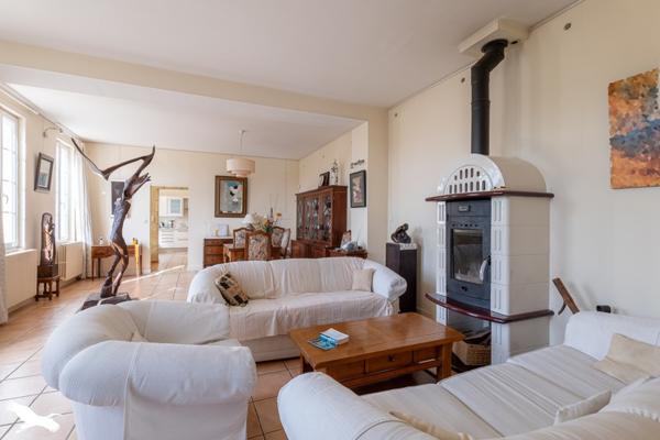 Maison à vendre |  Saintes |  6 pièces | 200 m²