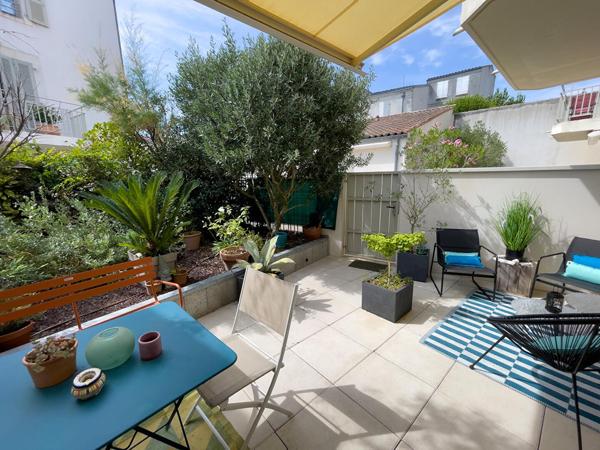 RARE EN HYPER-CENTRE - T3 en rez-de-jardin avec terrasse, jardin et parking - Quai Louis Durand, La Rochelle, La rochelle 17000