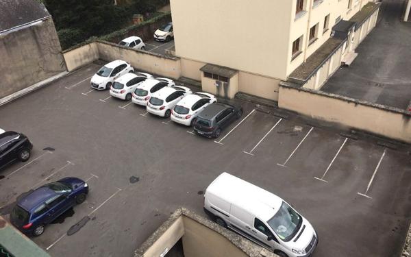 Stationnement à louer    15 m2 Brive-la-Gaillarde