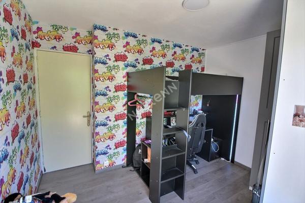 Maison de plain-pied - 3 chambres, jardin, garage et prestations récentes !