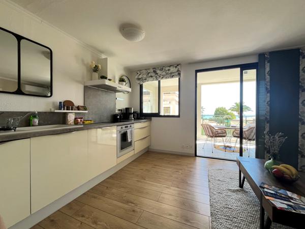 Cannes (06400) APPARTEMENT AVEC VUE MER