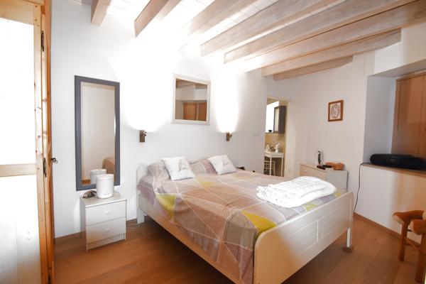 Mâcon (71000) à vendre proche MÂCON ( AIN) ,maison rénovée de 220 M2 P7 - joli terrain - gîte possible