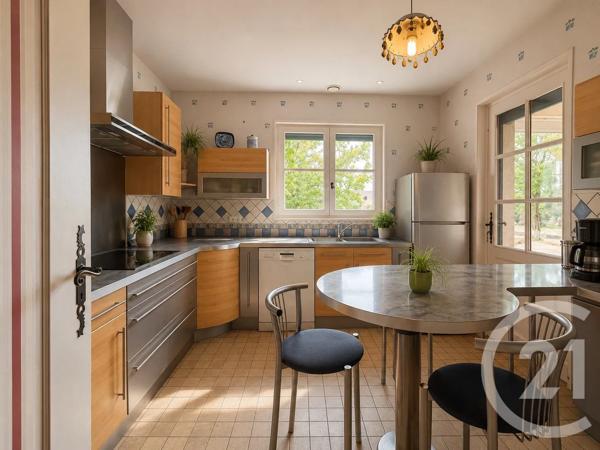 Maison à vendre  6 pièces - 148,40 m 2   TREVOL  - 03