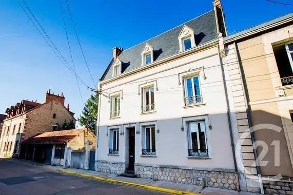 Maison à vendre  7 pièces - 251 m 2   MONTLUCON  - 03
