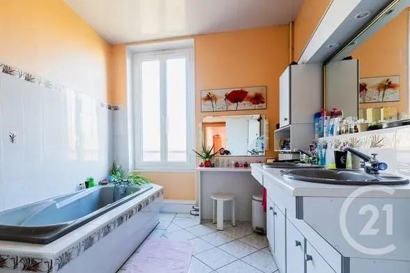 Maison à vendre  7 pièces - 251 m 2   MONTLUCON  - 03