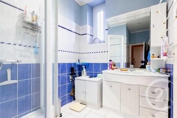 Maison à vendre  7 pièces - 251 m 2   MONTLUCON  - 03