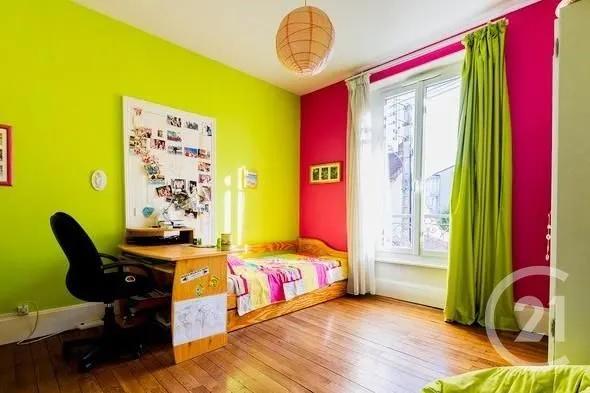 Maison à vendre  7 pièces - 251 m 2   MONTLUCON  - 03