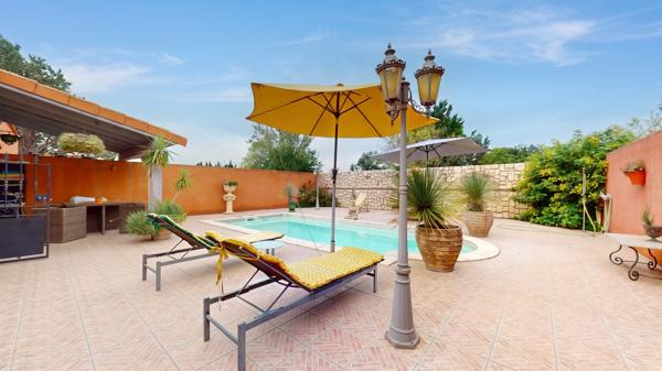 Maison
         6 pièces
        - 162 m² 439 000 € *