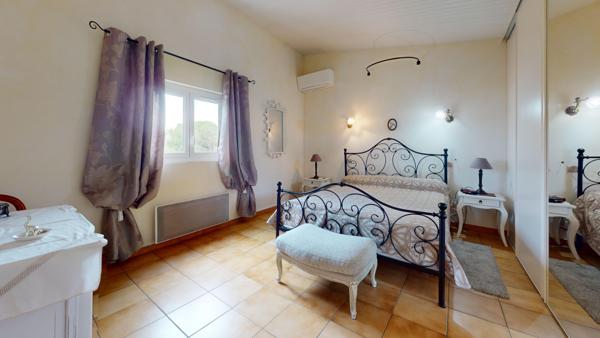 Maison
         6 pièces
        - 162 m² 439 000 € *