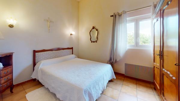 Maison
         6 pièces
        - 162 m² 439 000 € *