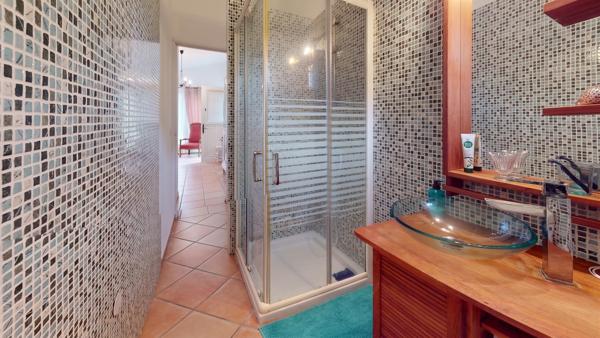 Maison
         6 pièces
        - 162 m² 439 000 € *