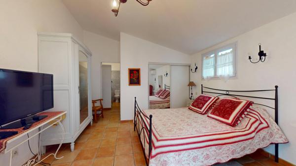 Maison
         6 pièces
        - 162 m² 439 000 € *