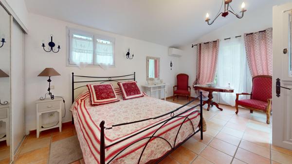Maison
         6 pièces
        - 162 m² 439 000 € *