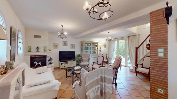 Maison
         6 pièces
        - 162 m² 439 000 € *