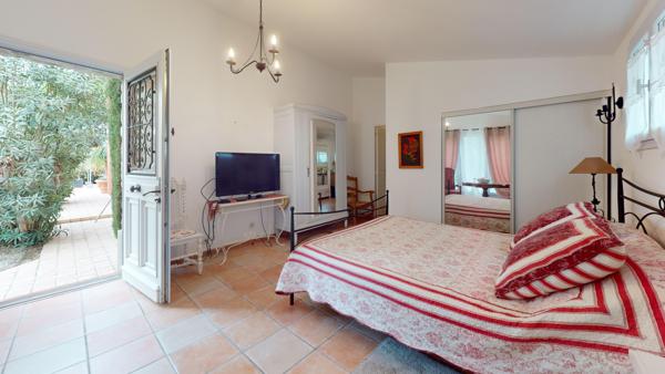 Maison
         6 pièces
        - 162 m² 439 000 € *