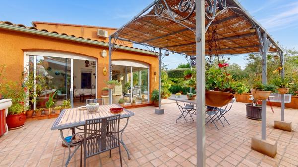 Maison
         6 pièces
        - 162 m² 439 000 € *