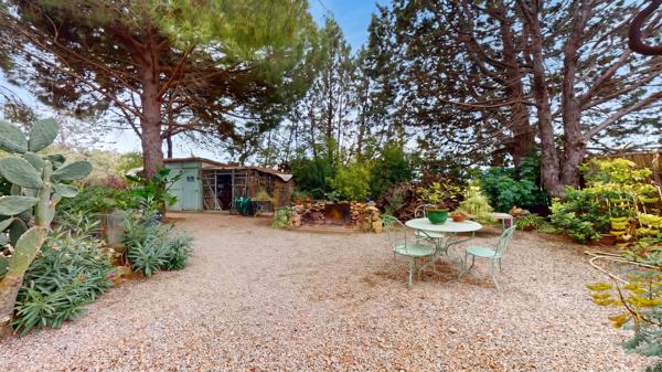 Maison
         6 pièces
        - 162 m² 439 000 € *