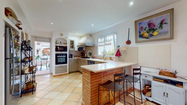Maison
         6 pièces
        - 162 m² 439 000 € *