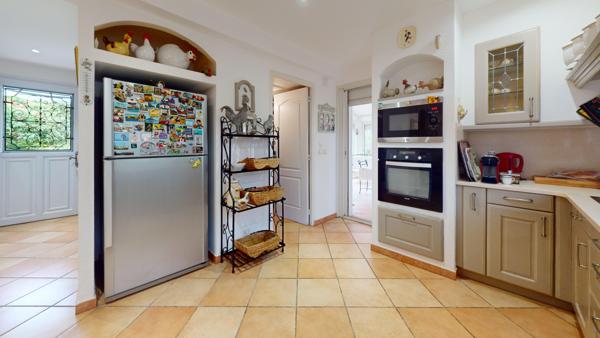 Maison
         6 pièces
        - 162 m² 439 000 € *