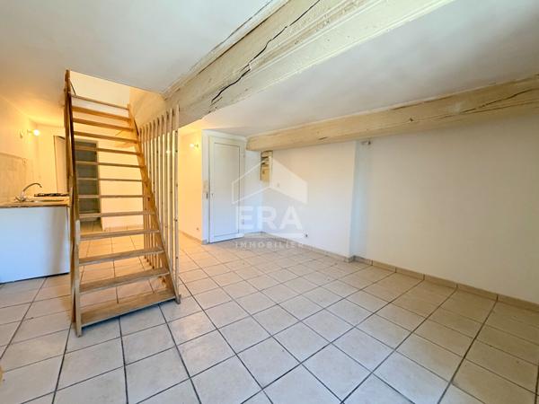 À VENDRE EXCLUSIVITE 84120 PERTUIS IMMEUBLE D'ENVIRON 101M² COMPOSE DE 2 STUDIOS ET UN APPARTEMENT DE TYPE 2 PIECES