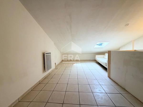 À VENDRE EXCLUSIVITE 84120 PERTUIS IMMEUBLE D'ENVIRON 101M² COMPOSE DE 2 STUDIOS ET UN APPARTEMENT DE TYPE 2 PIECES