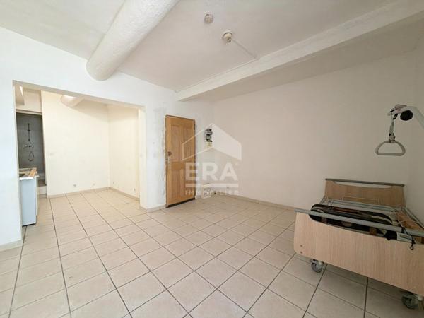 À VENDRE EXCLUSIVITE 84120 PERTUIS IMMEUBLE D'ENVIRON 101M² COMPOSE DE 2 STUDIOS ET UN APPARTEMENT DE TYPE 2 PIECES