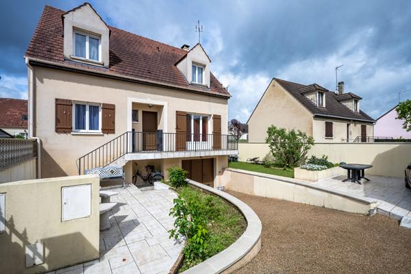 Maison Les Mureaux 125 m² , 4 chambres, parcelle de 427 m²